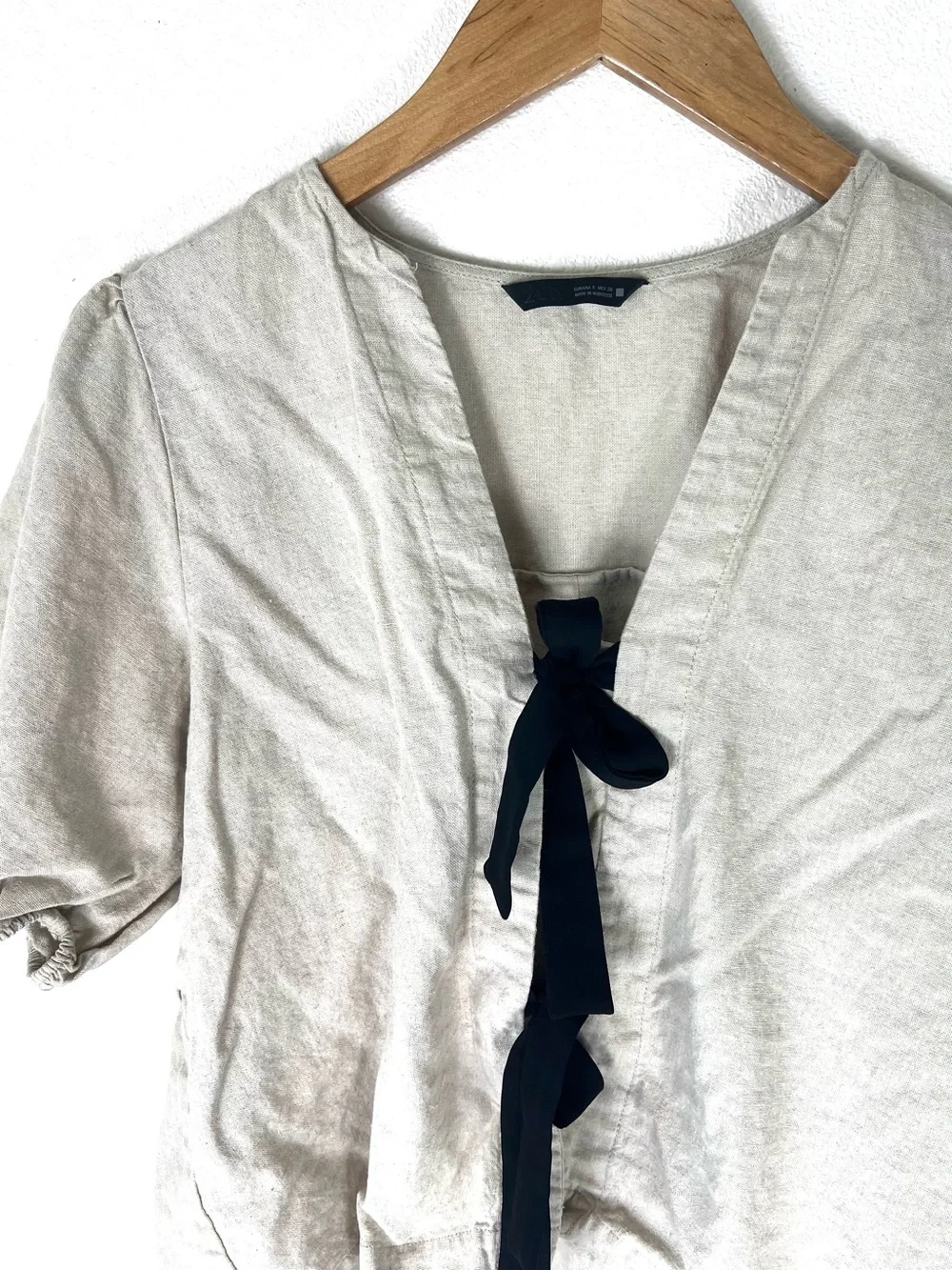 Zara Beige Linen Short Sleeve Top with Black Bow Ties Small